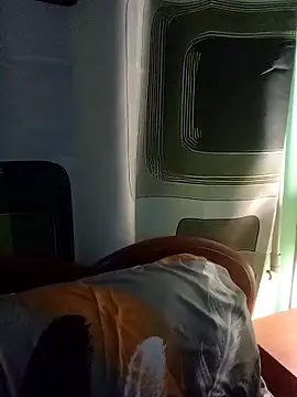 Snapshot of Esenia505 chatting on 11-26-25, 05:19 Esenia505 online show from 11-26-25, 05:19