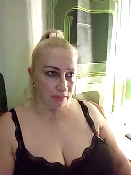 Snapshot of Esenia505 chatting on 12-01-25, 04:45 Esenia505 online show from 12-01-25, 04:45