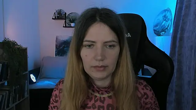 Snapshot of AleksaLaurent chatting on 12-04-25, 08:45 AleksaLaurent online show from 12-04-25, 08:45