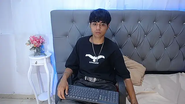 Snapshot of TonnyHawk707 chatting on 10-29-25, 12:51 TonnyHawk707 online show from 10-29-25, 12:51