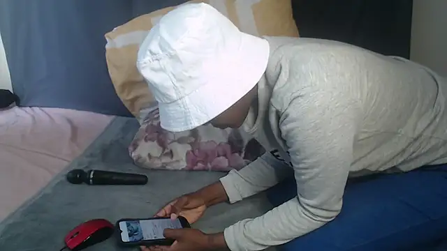 MarbleGoddess96 online show from 11-28-25, 12:30