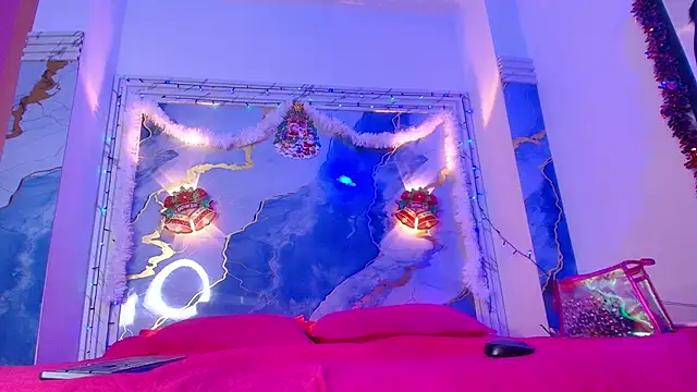 Snapshot of Girls_from_medellin chatting on 12-04-25, 03:27 Girls from medellin online show from 12-04-25, 03:27