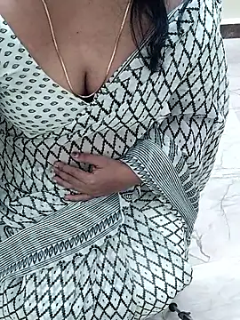 Snapshot of tamil_chitra12 chatting on 11-01-25, 05:37 tamil chitra12 online show from 11-01-25, 05:37