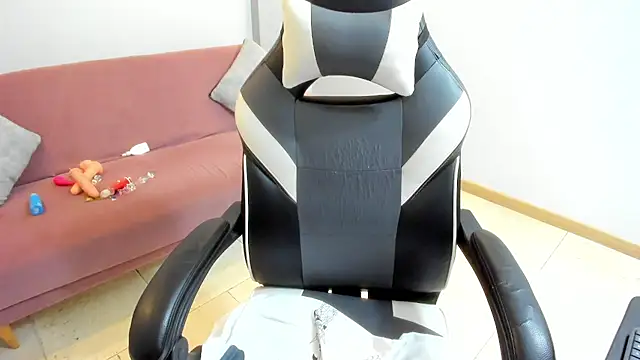 Julietta01 online show from 11-08-25, 03:07