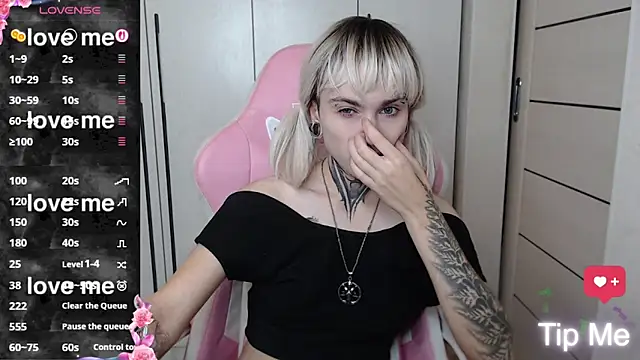 Snapshot of ElixabetANG chatting on 11-12-25, 07:13 ElixabetANG online show from 11-12-25, 07:13