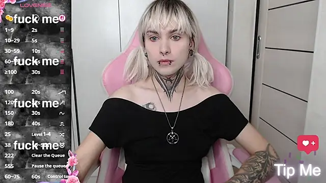 Snapshot of ElixabetANG chatting on 11-16-25, 12:38 ElixabetANG online show from 11-16-25, 12:38