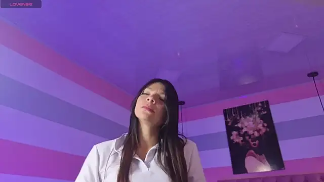 samantaortega   online show from 11-08-25, 12:49