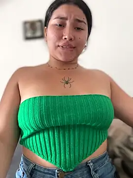 Snapshot of Vickybon chatting on 11-13-25, 07:02 Vickybon online show from 11-13-25, 07:02