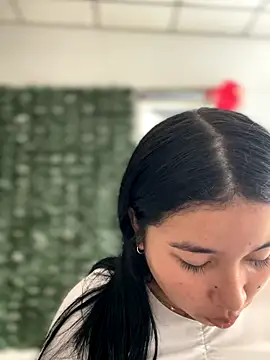 Snapshot of Vickybon chatting on 11-19-25, 07:25 Vickybon online show from 11-19-25, 07:25