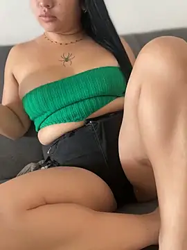 Snapshot of Vickybon chatting on 11-22-25, 12:48 Vickybon online show from 11-22-25, 12:48