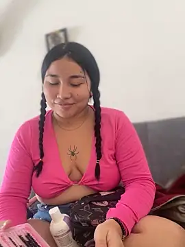 Snapshot of Vickybon chatting on 11-26-25, 02:18 Vickybon online show from 11-26-25, 02:18