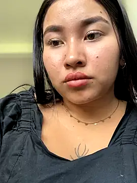 Snapshot of Vickybon chatting on 12-15-25, 05:06 Vickybon online show from 12-15-25, 05:06