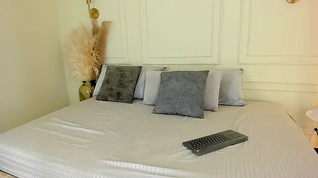 imVictoria  online show from 11-11-25, 09:26