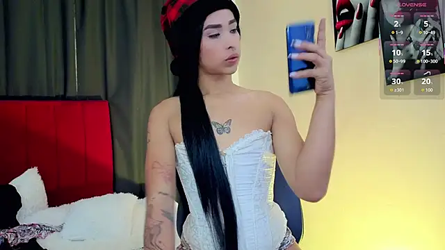 Snapshot of Flor_Gil chatting on 12-15-25, 08:29 Flor Gil online show from 12-15-25, 08:29