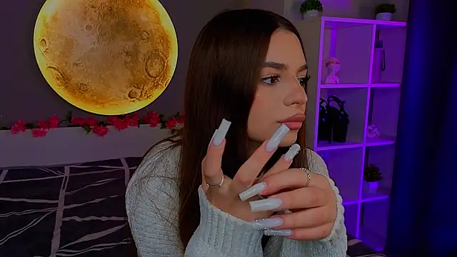 LauraHansil online show from 04-13-26, 07:08