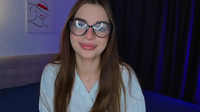 Snapshot of LauraHansil chatting on 05-18-26, 07:09 LauraHansil online show from 05-18-26, 07:09