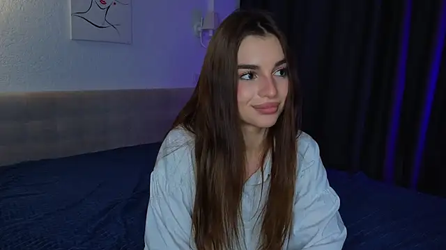 Snapshot of LauraHansil chatting on 05-19-26, 01:56 LauraHansil online show from 05-19-26, 01:56