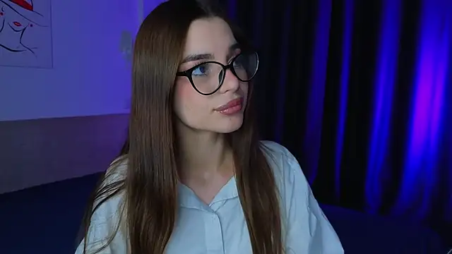 Snapshot of LauraHansil chatting on 05-24-26, 07:08 LauraHansil online show from 05-24-26, 07:08