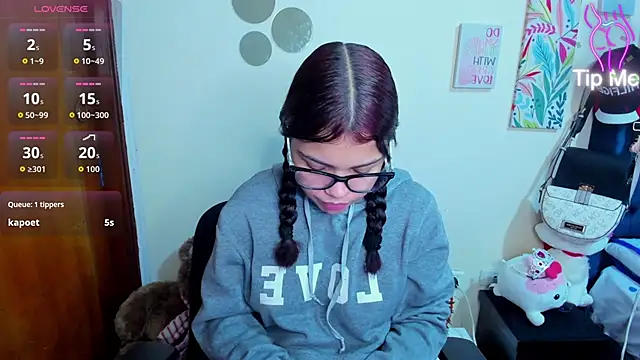 Emma boo online show from 12-04-25, 07:33