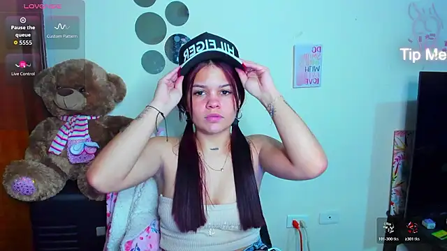 Emma boo online show from 03-17-26, 02:38