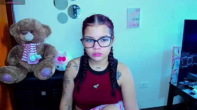 Emma boo online show from 04-12-26, 04:23