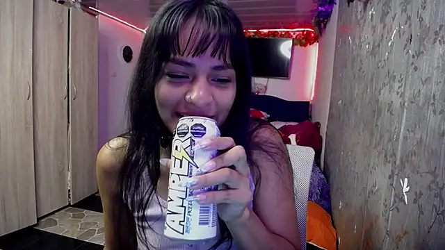 Snapshot of Samara_Homescapes chatting on 07-18-26, 04:05 Samara Homescapes online show from 07-18-26, 04:05
