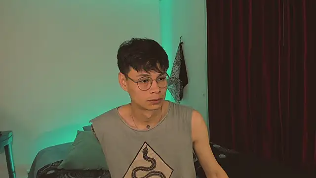 Snapshot of estmonnn chatting on 11-08-25, 12:00 estmonnn online show from 11-08-25, 12:00