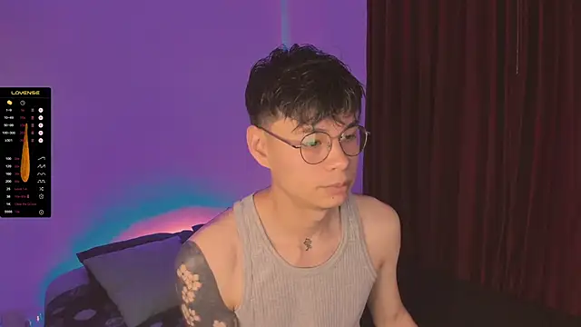 Snapshot of estmonnn chatting on 11-12-25, 11:47 estmonnn online show from 11-12-25, 11:47