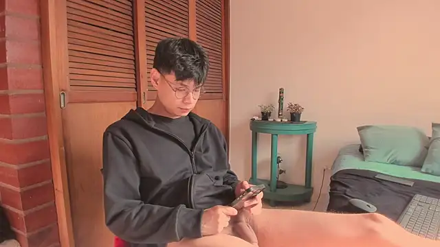 Snapshot of estmonnn chatting on 11-22-25, 08:19 estmonnn online show from 11-22-25, 08:19