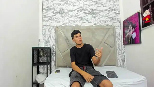 tomy hotboy online show from 10-29-25, 06:04