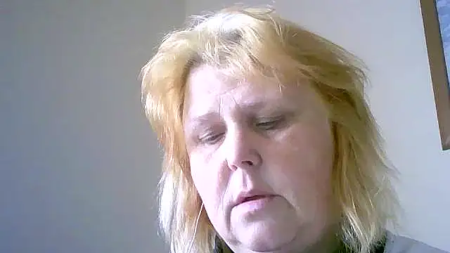 Sylviastar46 online show from 11-17-25, 09:48