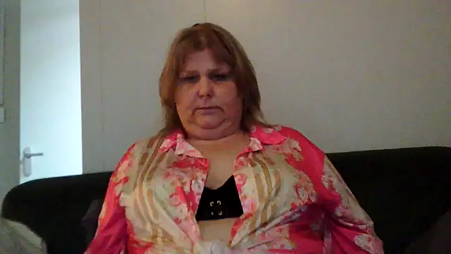 Snapshot of Sylviastar46 chatting on 02-24-26, 10:46 Sylviastar46 online show from 02-24-26, 10:46