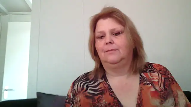 Snapshot of Sylviastar46 chatting on 02-26-26, 11:09 Sylviastar46 online show from 02-26-26, 11:09