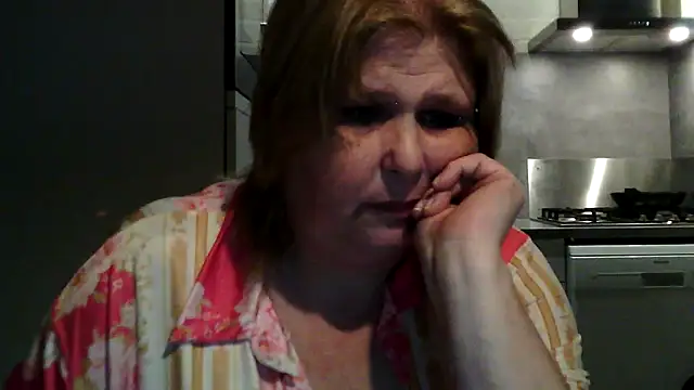 Snapshot of Sylviastar46 chatting on 03-02-26, 09:32 Sylviastar46 online show from 03-02-26, 09:32