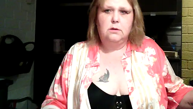 Snapshot of Sylviastar46 chatting on 03-06-26, 08:16 Sylviastar46 online show from 03-06-26, 08:16