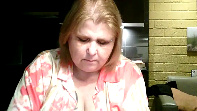 Snapshot of Sylviastar46 chatting on 03-07-26, 09:01 Sylviastar46 online show from 03-07-26, 09:01