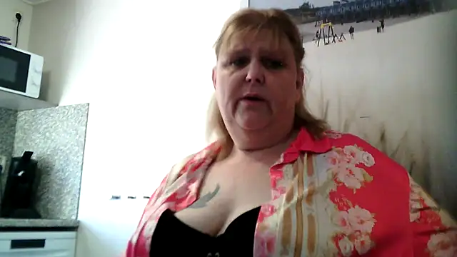Snapshot of Sylviastar46 chatting on 03-15-26, 10:32 Sylviastar46 online show from 03-15-26, 10:32