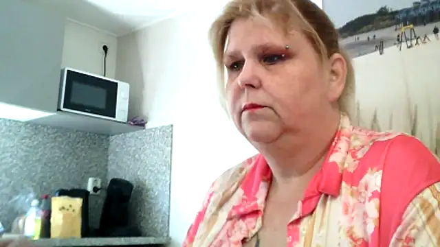 Snapshot of Sylviastar46 chatting on 03-18-26, 09:01 Sylviastar46 online show from 03-18-26, 09:01