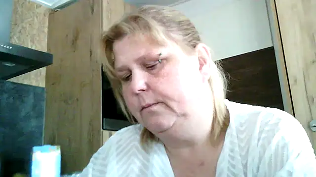 Snapshot of Sylviastar46 chatting on 03-23-26, 09:02 Sylviastar46 online show from 03-23-26, 09:02