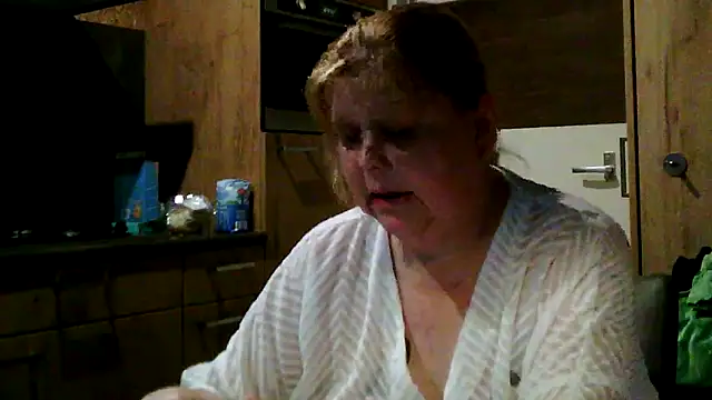 Snapshot of Sylviastar46 chatting on 03-23-26, 09:08 Sylviastar46 online show from 03-23-26, 09:08