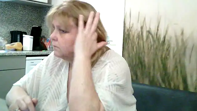 Snapshot of Sylviastar46 chatting on 03-29-26, 03:56 Sylviastar46 online show from 03-29-26, 03:56