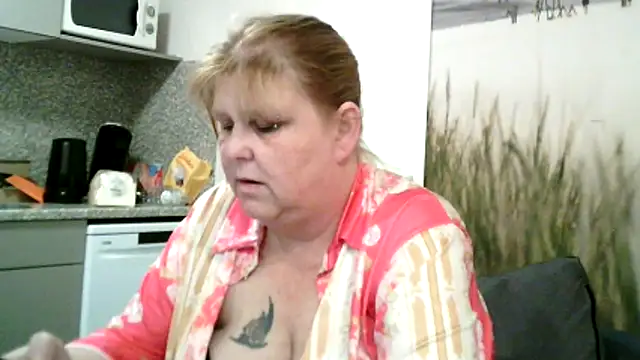 Snapshot of Sylviastar46 chatting on 03-31-26, 07:47 Sylviastar46 online show from 03-31-26, 07:47