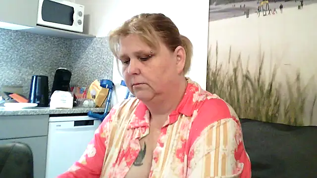 Snapshot of Sylviastar46 chatting on 04-01-26, 07:53 Sylviastar46 online show from 04-01-26, 07:53