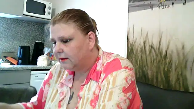 Snapshot of Sylviastar46 chatting on 04-01-26, 02:47 Sylviastar46 online show from 04-01-26, 02:47
