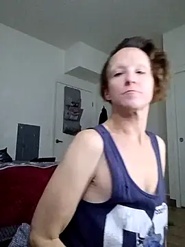 Snapshot of Karebearz1 chatting on 11-18-25, 04:44 Karebearz1 online show from 11-18-25, 04:44