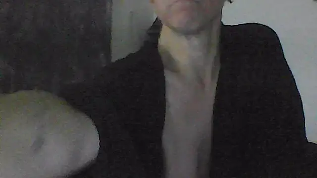 Snapshot of Karebearz1 chatting on 04-16-26, 11:33 Karebearz1 online show from 04-16-26, 11:33