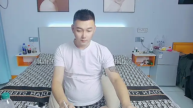 xiao8787 online show from 11-01-25, 12:18