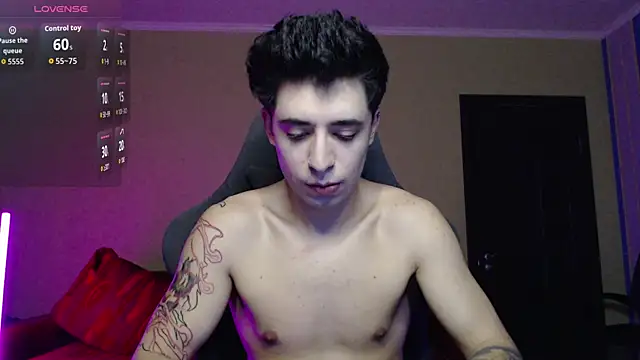 Yofukashii online show from 11-25-25, 10:43