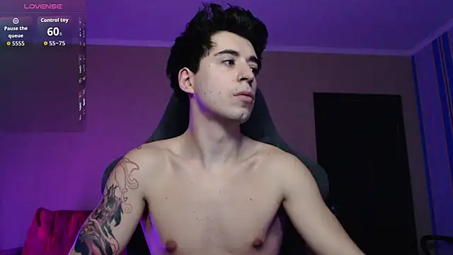 Yofukashii online show from 12-18-25, 12:06