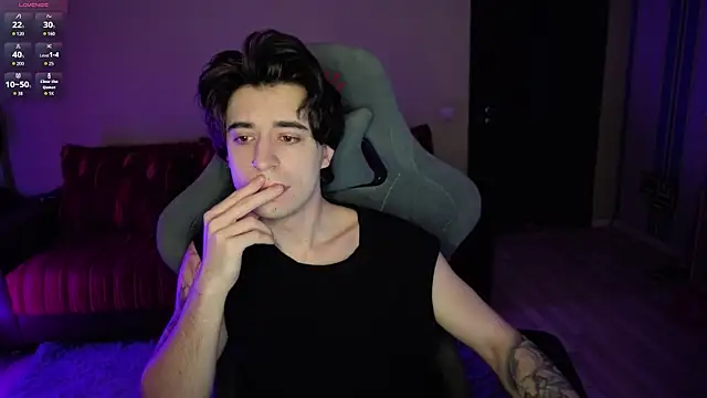 Yofukashii online show from 03-19-26, 06:12